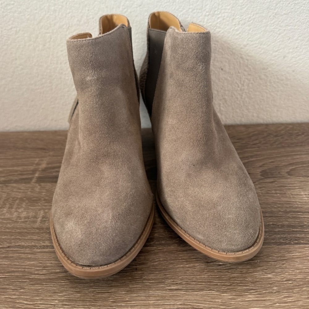 Vionic Anne Bootie, Size 7 - Picture 3 of 8